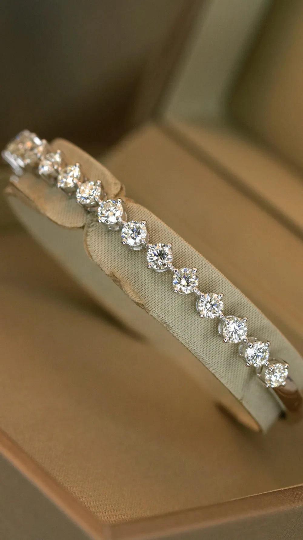 Camelia Jewelry Classic Real 18K Solid White Gold AU750 Jewelry Four Claw Natural Diamonds 3.0carat Bangles Bracelets for Women Gift